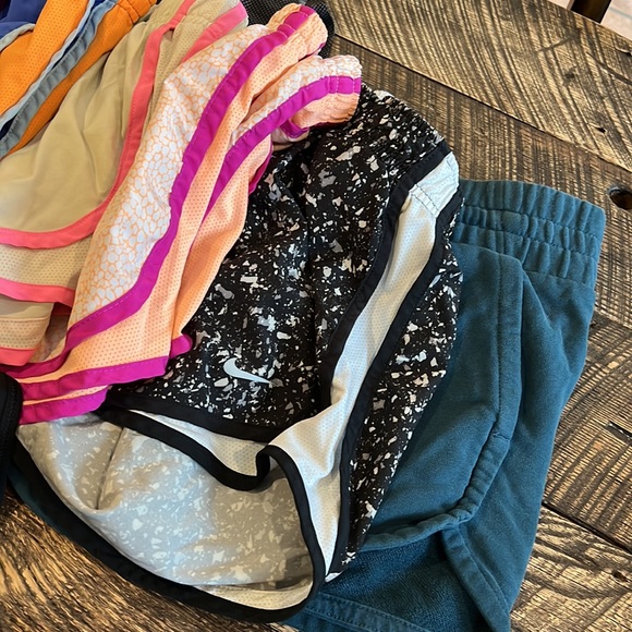 Sold out - Picture 2 of 6